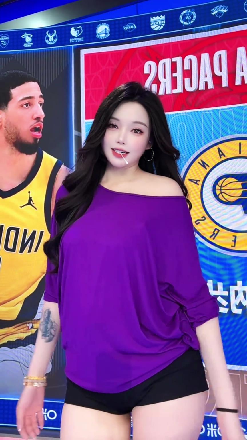 美女主播小太阳：年轻的将军意气风发！ 哈利伯顿强的可怕